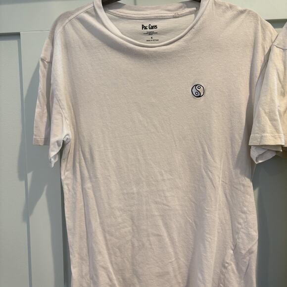 Lot of 2 Pac Cares Shirts Small White Yin Yang Just Chill Floral Graphic Tees - Picture 2 of 16